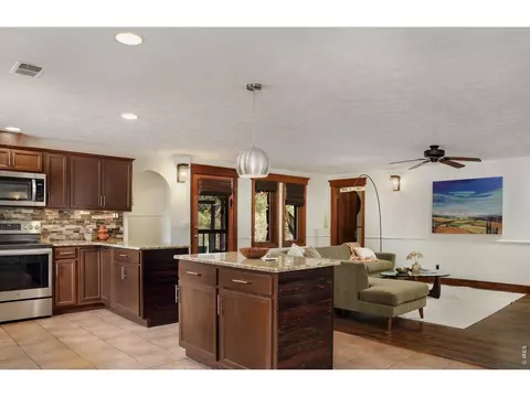 Kitchen - 655 Kiowa Rd, Lyons, CO 80540 photo 3 of 5