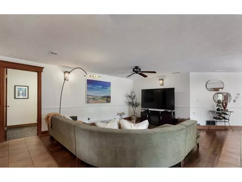 Living - 655 Kiowa Rd, Lyons, CO 80540 photo 4 of 6