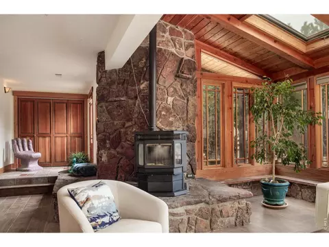 Living - 655 Kiowa Rd, Lyons, CO 80540 photo 2 of 6