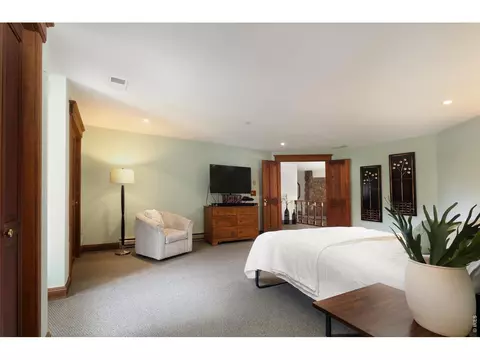 Bedroom - 655 Kiowa Rd, Lyons, CO 80540 photo 2 of 4