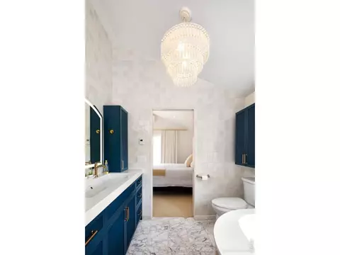 Bath - 1625 Mariposa Ave, Boulder, CO 80302 photo 3 of 4