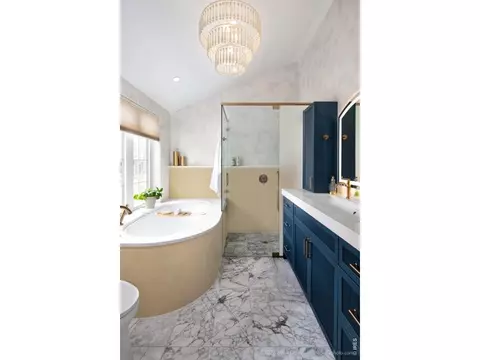 Bath - 1625 Mariposa Ave, Boulder, CO 80302 photo 1 of 4