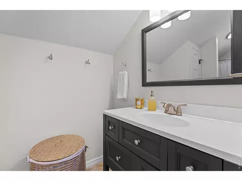 Bath - 5433 La Plata Cir, Boulder, CO 80301 photo 2 of 4