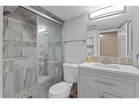Bath - 5433 La Plata Cir, Boulder, CO 80301 photo 4 of 4