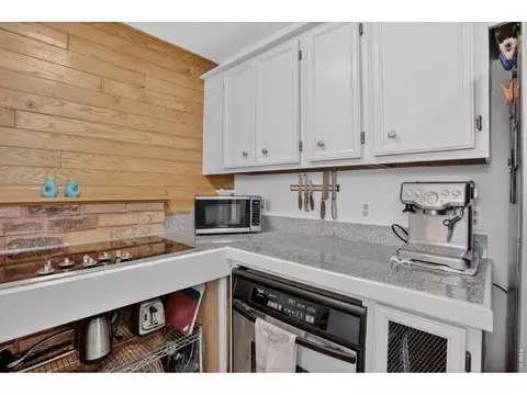 Kitchen - 760 Hickory Dr, Lyons, CO 80540 photo 3 of 4