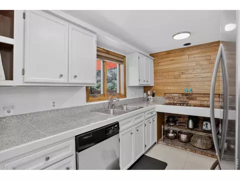 Kitchen - 760 Hickory Dr, Lyons, CO 80540 photo 1 of 4