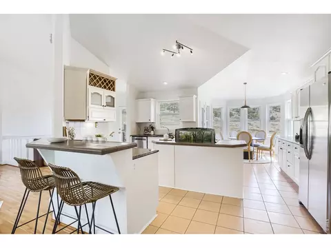 Kitchen - 122 Longs Peak Dr, Lyons, CO 80540 photo 3 of 3