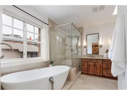 Bath - 2125 11th St, Boulder, CO 80302 photo 1 of 5