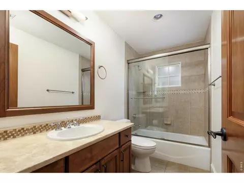 Bath - 2125 11th St, Boulder, CO 80302 photo 5 of 5