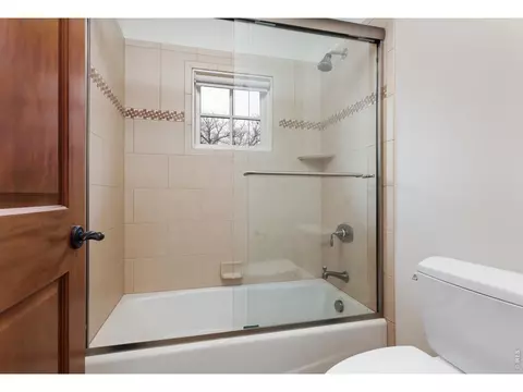Bath - 2125 11th St, Boulder, CO 80302 photo 4 of 5