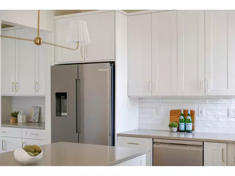 Kitchen - 6836 Idylwild Ct, Boulder, CO 80301 photo 3 of 7