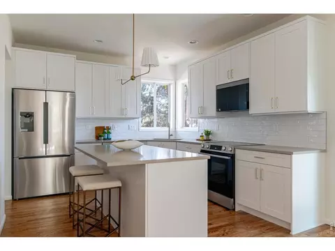 Kitchen - 6836 Idylwild Ct, Boulder, CO 80301 photo 5 of 7