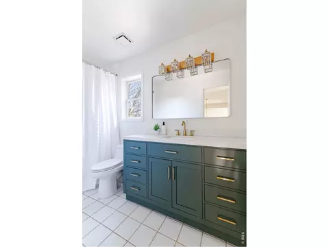 Bath - 6836 Idylwild Ct, Boulder, CO 80301 photo 3 of 3