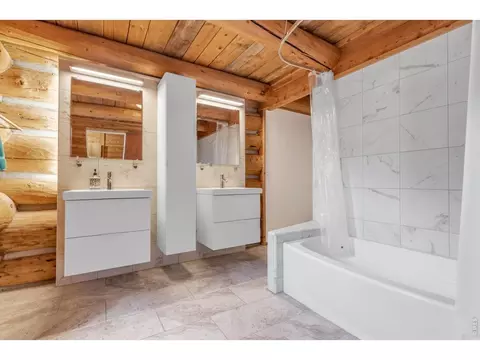 Bath - 679 Cougar Dr, Boulder, CO 80302 photo 3 of 4