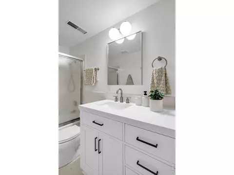 Bath - 3545 Clover Cir, Boulder, CO 80304 photo 4 of 4