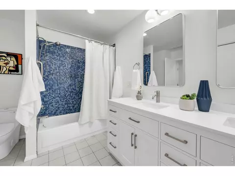 Bath - 3545 Clover Cir, Boulder, CO 80304 photo 3 of 4