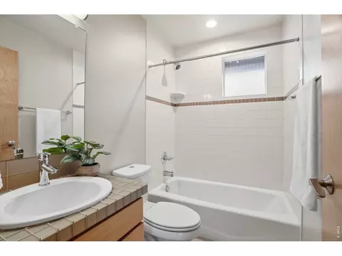Bath - 1802 Canyon Blvd #3, Boulder, CO 80302 photo 4 of 4