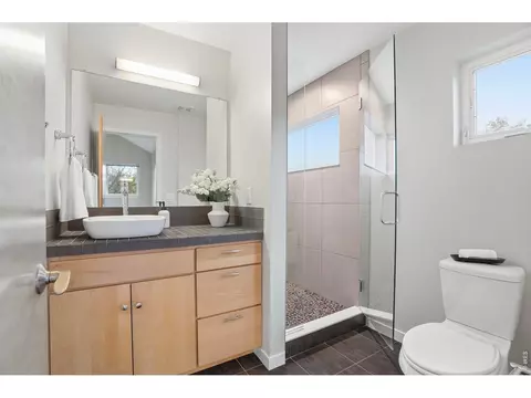 Bath - 1802 Canyon Blvd #3, Boulder, CO 80302 photo 2 of 4