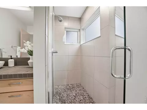 Bath - 1802 Canyon Blvd #3, Boulder, CO 80302 photo 3 of 4