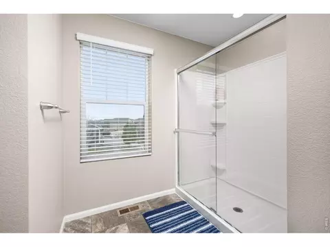Bath - 5400 Silverleaf Ave, Longmont, CO 80504 photo 3 of 4