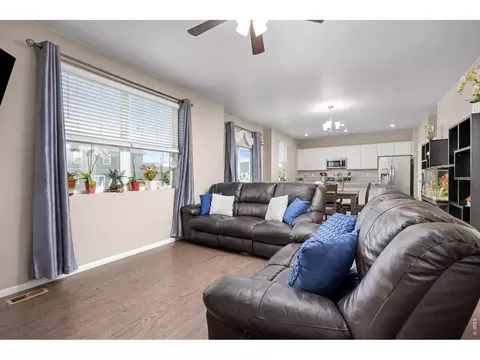 Living - 5400 Silverleaf Ave, Longmont, CO 80504 photo 2 of 3