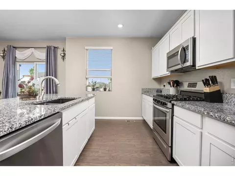 Kitchen - 5400 Silverleaf Ave, Longmont, CO 80504 photo 2 of 3
