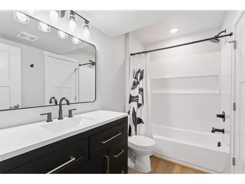 Bath - 400 E Michigan Ave, Berthoud, CO 80513 photo 4 of 4