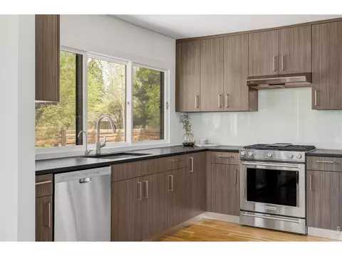 Kitchen - 1305 Oak Ct, Boulder, CO 80304 photo 2 of 2