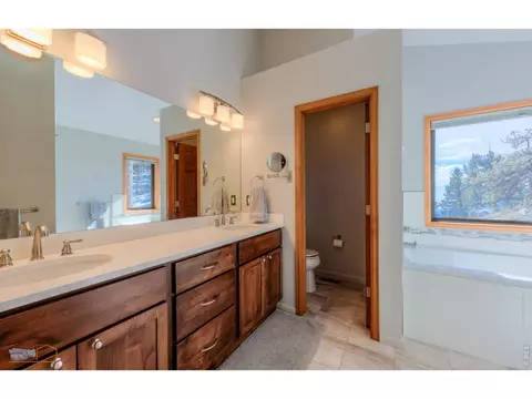 Bath - 84 Canon View Rd, Boulder, CO 80302 photo 3 of 5