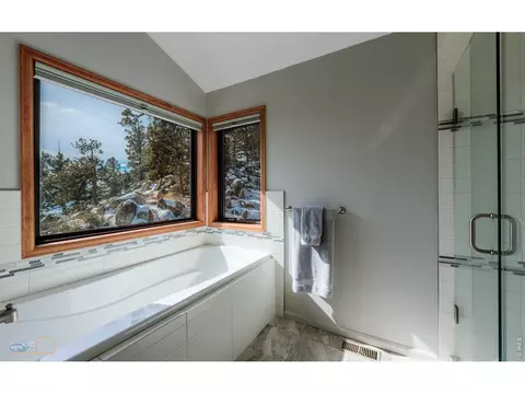 Bath - 84 Canon View Rd, Boulder, CO 80302 photo 2 of 5