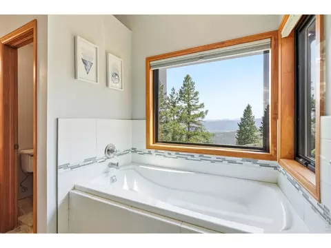 Bath - 84 Canon View Rd, Boulder, CO 80302 photo 3 of 3