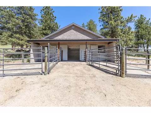 Exterior - 95 Rowell Dr, Lyons, CO 80540 photo 5 of 10