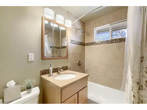 Bath - 125 S 33rd St, Boulder, CO 80305 photo 2 of 2