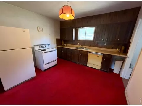 Kitchen - 8 Estes Park Estates Dr, Lyons, CO 80540 photo 2 of 3