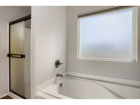 Bath - 3464 Godwit Dr, Berthoud, CO 80513 photo 3 of 4