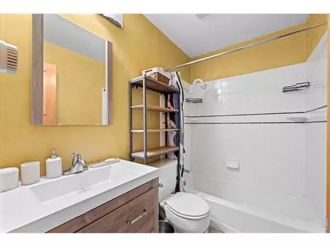 Bath - 3620 Silver Plume Ln, Boulder, CO 80305 photo 2 of 2