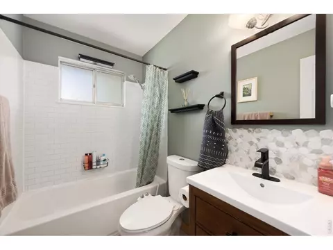 Bath - 811 Table Mountain Ct, Windsor, CO 80550 photo 1 of 4