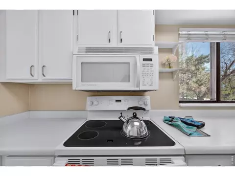 Kitchen - 1850 Folsom St #201, Boulder, CO 80302 photo 2 of 3