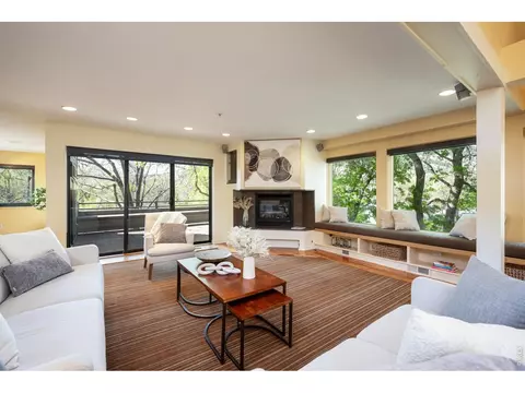 Living - 812 Walnut St #F, Boulder, CO 80302 photo 2 of 8