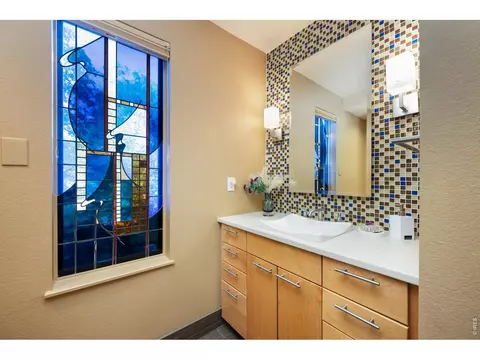 Bath - 812 Walnut St #F, Boulder, CO 80302 photo 5 of 6