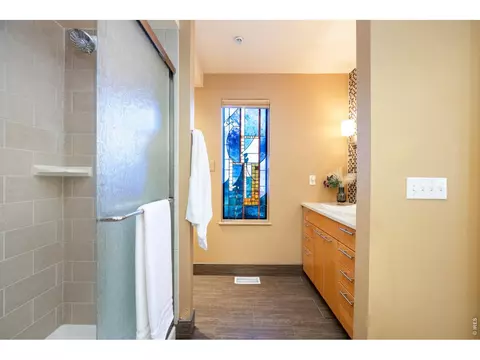Bath - 812 Walnut St #F, Boulder, CO 80302 photo 6 of 6
