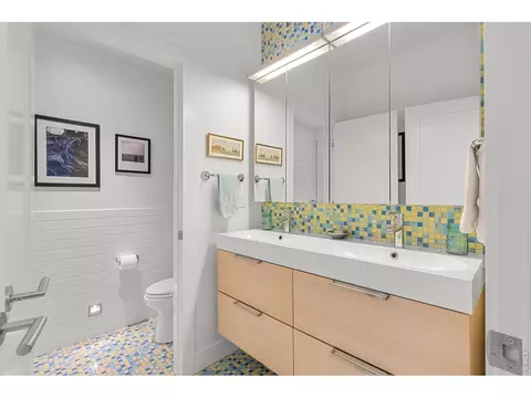 Bath - 3123 3rd St, Boulder, CO 80304 photo 5 of 5
