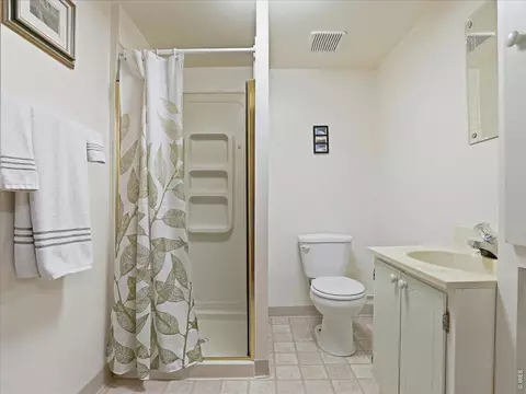 Bath - 370 10th St, Windsor, CO 80550 photo 3 of 3