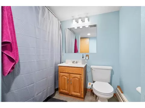Bath - 526 Brook Rd, Boulder, CO 80302 photo 3 of 3