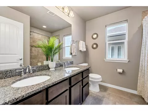 Bath - 5225 Carmon Dr, Windsor, CO 80550 photo 4 of 5