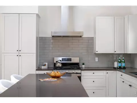 Kitchen - 6862 Roaring Fork Trl, Boulder, CO 80301 photo 3 of 5