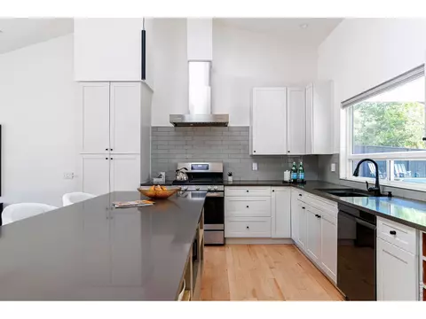 Kitchen - 6862 Roaring Fork Trl, Boulder, CO 80301 photo 4 of 5