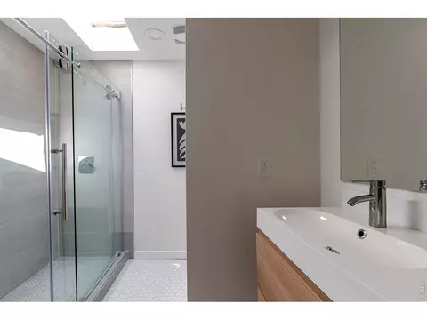 Bath - 6862 Roaring Fork Trl, Boulder, CO 80301 photo 4 of 4