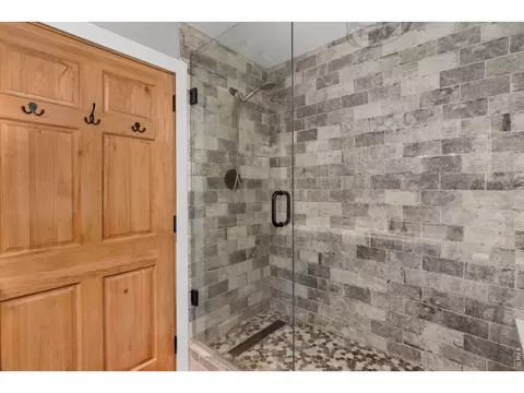 Bath - 187 Lynx Dr, Ward, CO 80481 photo 5 of 7