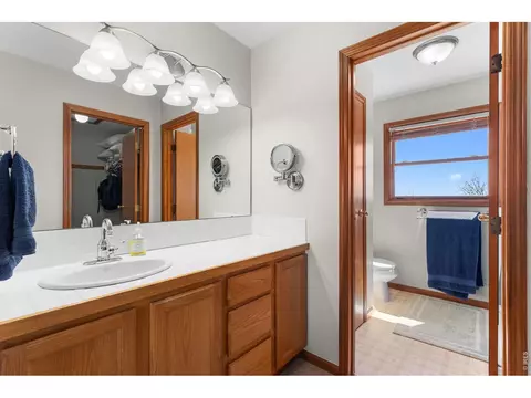 Bath - 108 Bothun Rd, Berthoud, CO 80513 photo 2 of 3